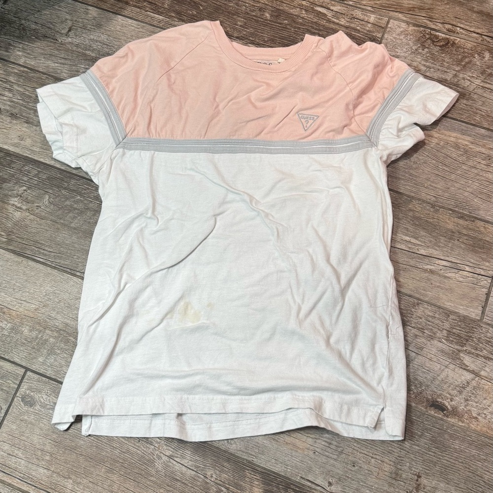 Guess TShirt​​ - Picture 2 of 5